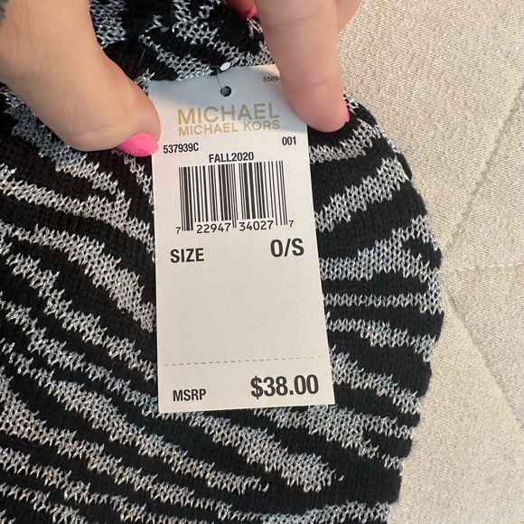 Michael Kors Beanie new with tags - Picture 2 of 3